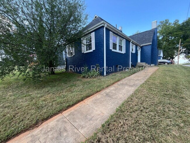 Building Photo - 900 Dearing St