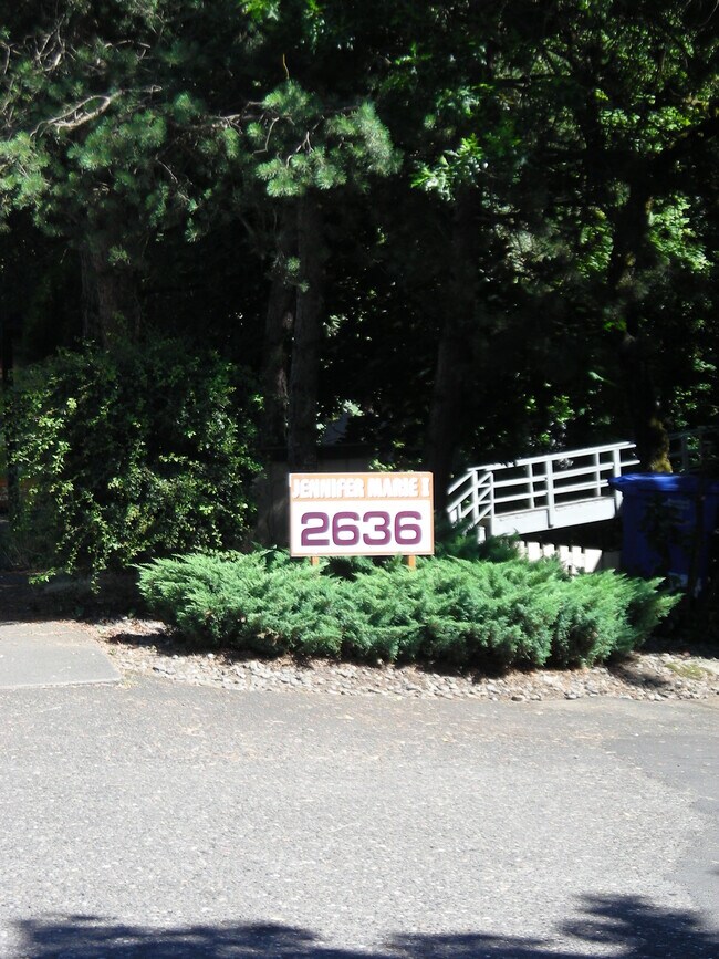2636 SW Beaverton Hillsdale Hwy Unit B, Portland, OR 97239 Apartments