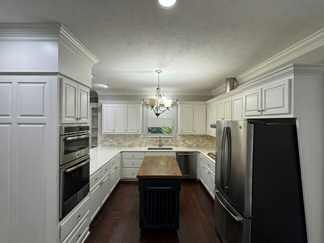 Foto del edificio - 301 Golden Pond Dr