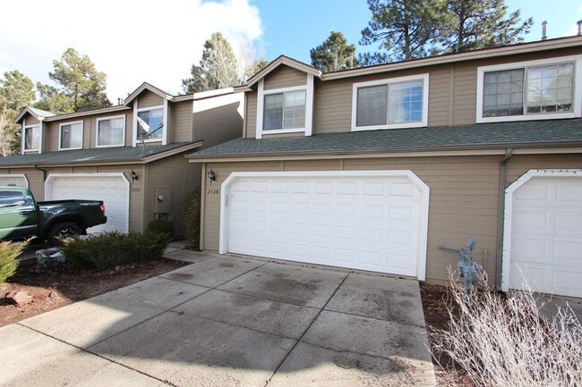 Photo - PRICE IMPROVEMENT 3-Bed / 2.5-Bath Townhome in Boulder Point LEASE THROUGH JULY