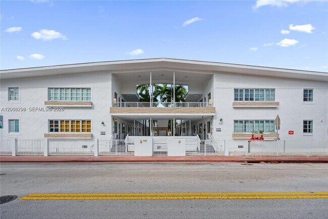 Foto del edificio - 7950 Tatum Waterway Dr