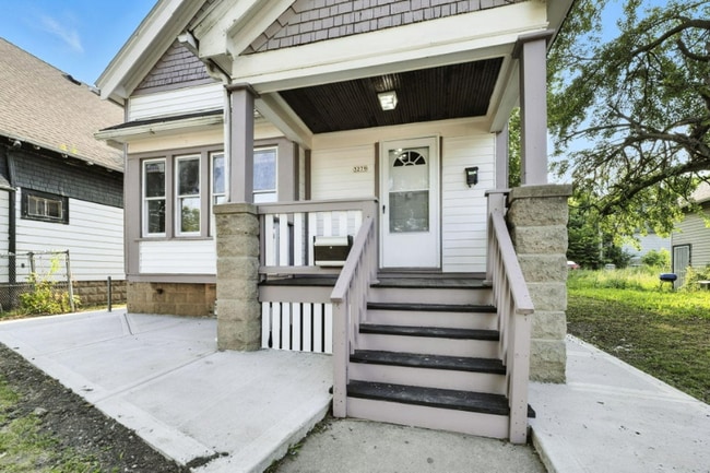 Building Photo - 3279 N 28th St