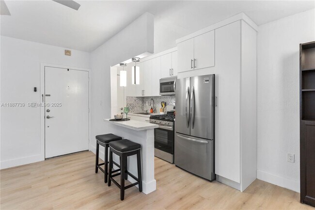 Foto del edificio - 6330 SW 79th St