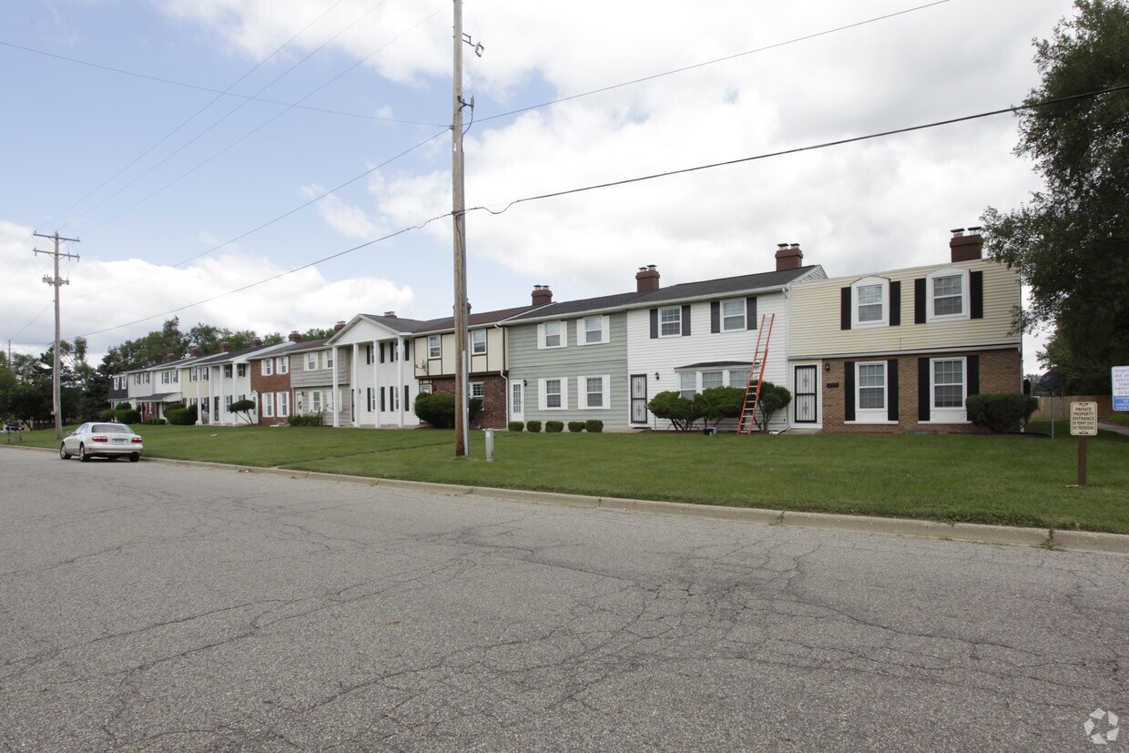 Primary Photo - 135 Admiral Ave