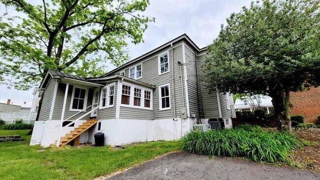 Foto del edificio - 109 Elm Ave