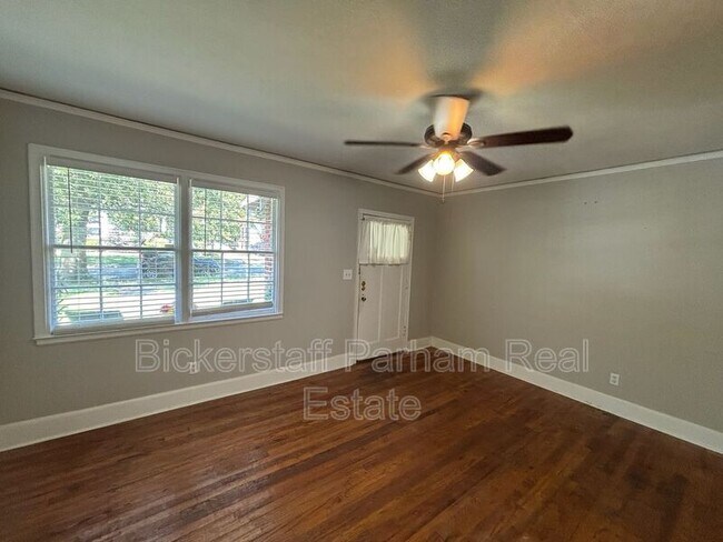 Foto del edificio - 2606 18th Ave