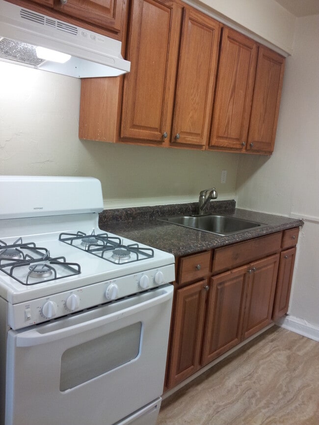 Building Photo - 220 Allison St NW