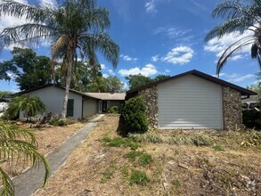 Building Photo - 107 Maplewood Dr