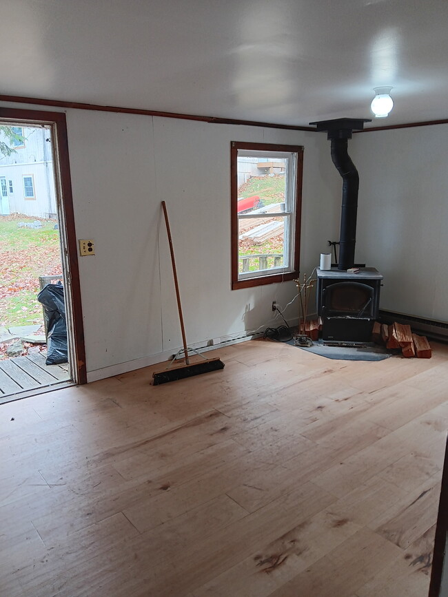 Building Photo - 2550 Silver Lake Spur