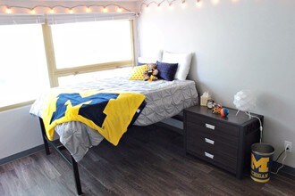 Building Photo - 400 Maynard