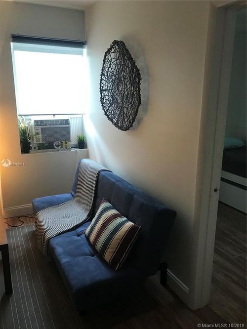 Foto del edificio - 645 83rd St