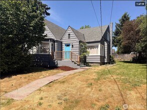 Building Photo - 1715 S 40th St