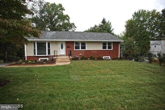 Building Photo - 1318 Mayflower Dr