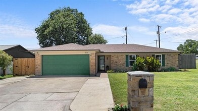 Building Photo - 414 Hallmark Dr