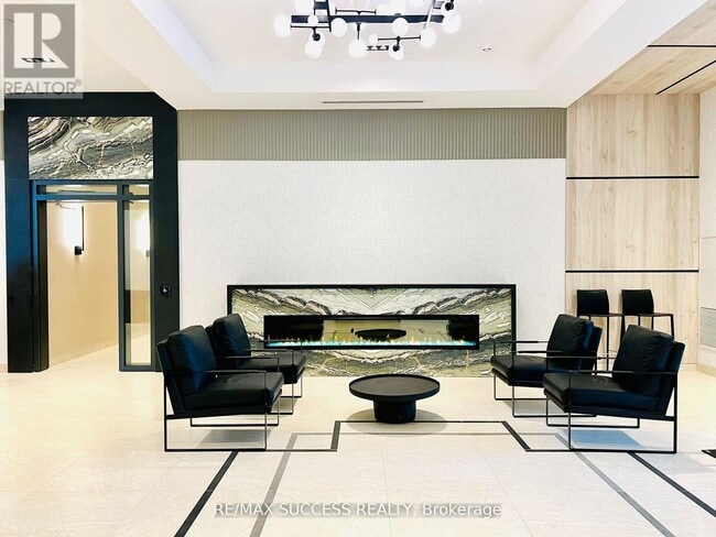 Building Photo - 15 Watergarden Dr