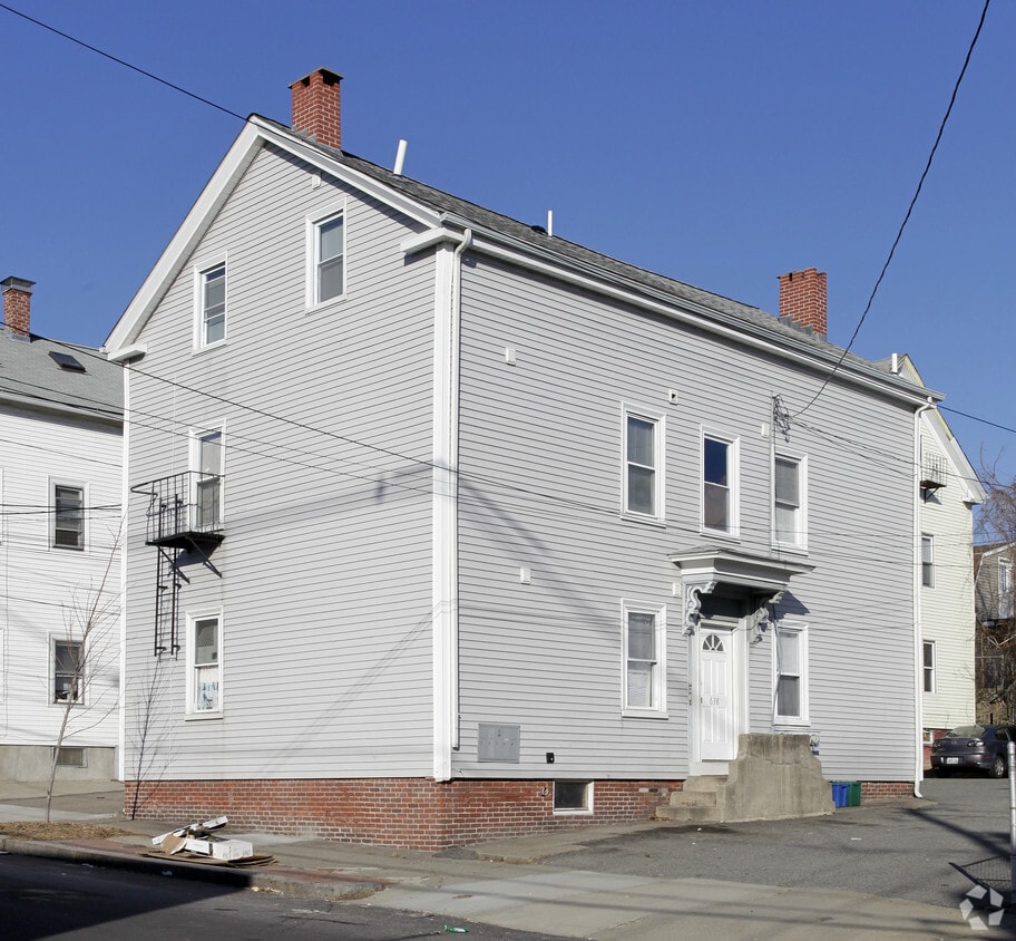 Primary Photo - 630-638 Wickenden St