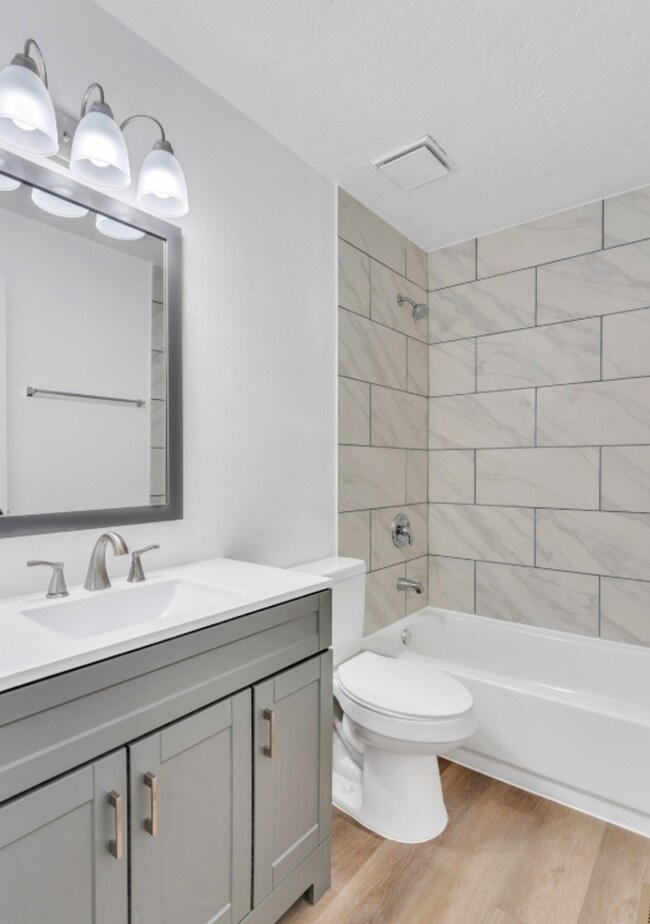 Foto del edificio - Remodeled 2-bedroom, 1-bathroom apartment in the heart of Salt Lake City