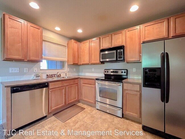 Building Photo - 2 br, 2 bath House - 2984 Fulton St