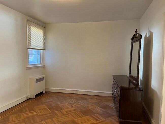 Foto del edificio - 3403 Sheffield Ave