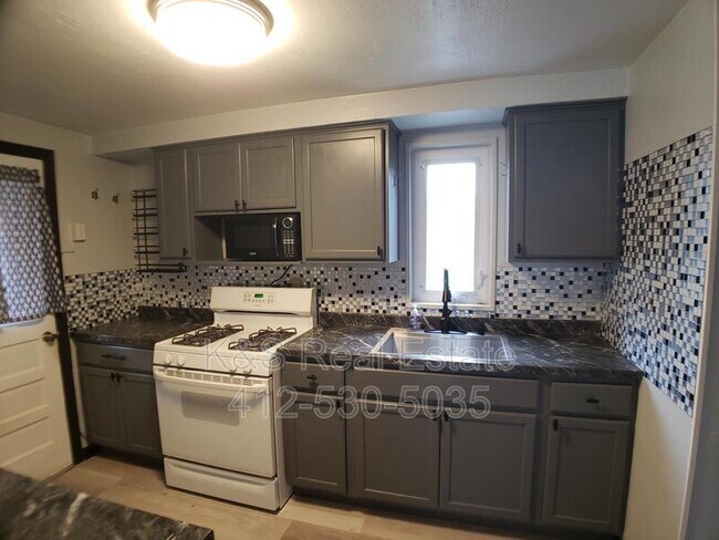 Photo - 1112 Jacks Run Rd House