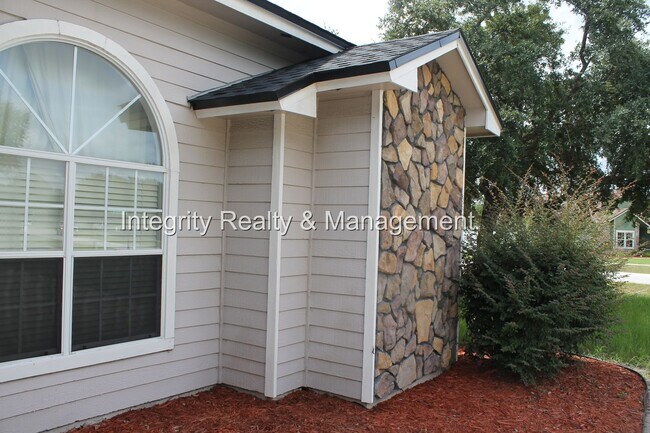 Photo - 3 bed/2.5 bath in Lake Asbury House