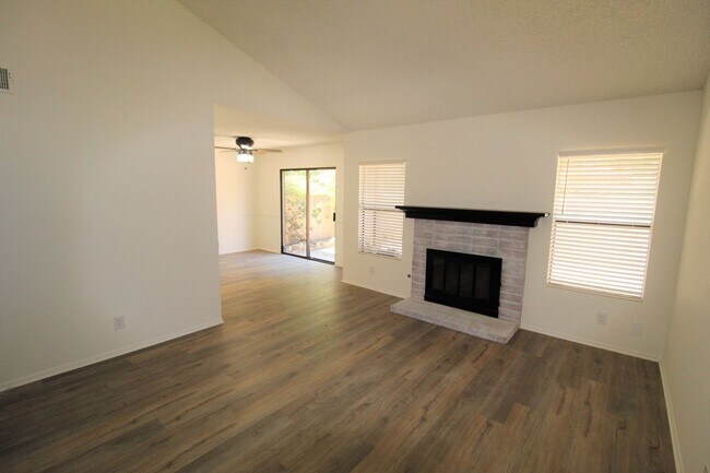 Foto del edificio - Updated La Ventana Condominium