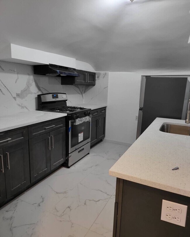 Foto del edificio - 187-47 Ilion Ave