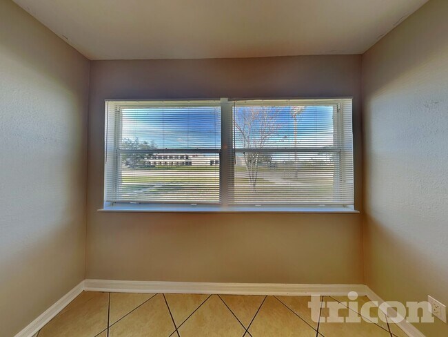 Foto del edificio - 5601 N 16th St