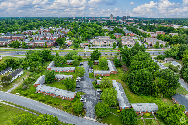 Context - Lincoln Grove Apartments