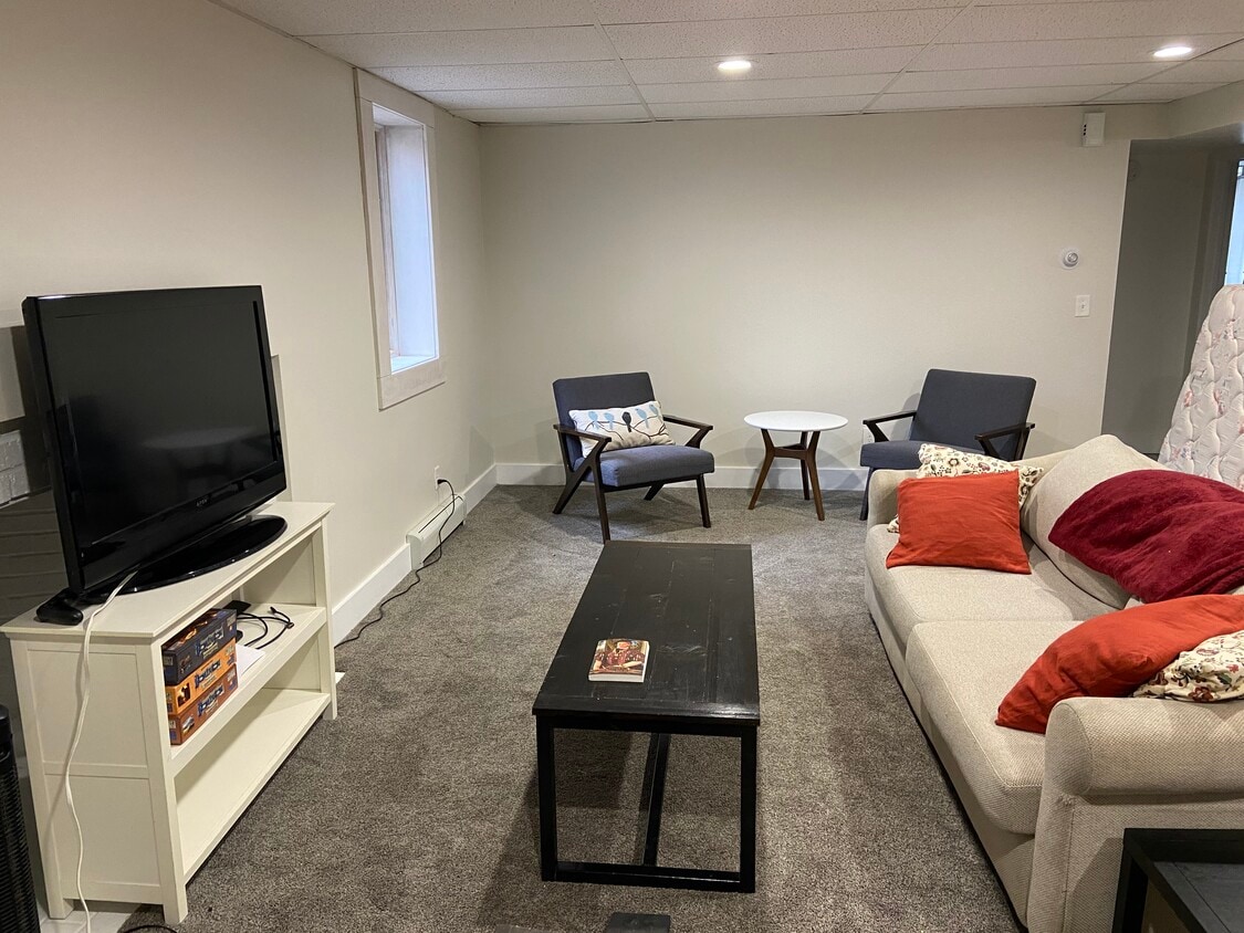 Living Room - 3810 Basswood Dr SW