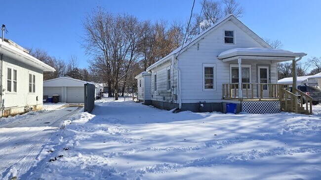 Building Photo - 2914 Sewell St