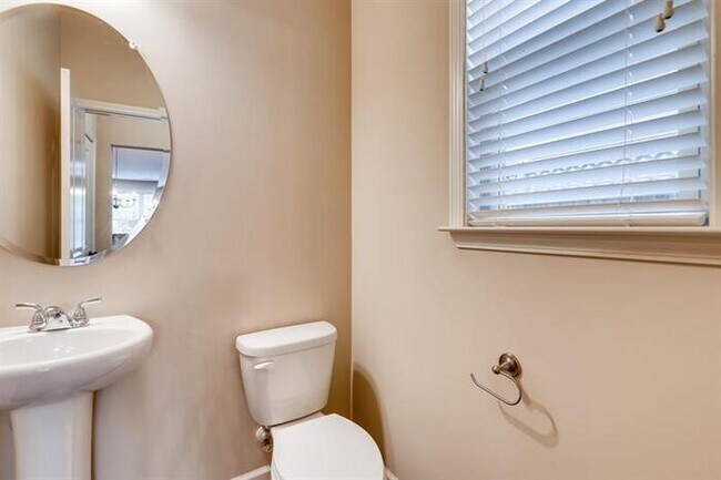 Foto del edificio - 726 Village Field Court, Suwanee, GA, 30024