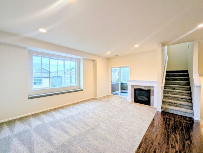 Building Photo - 4Bd/2.75Ba Lake Stevens House