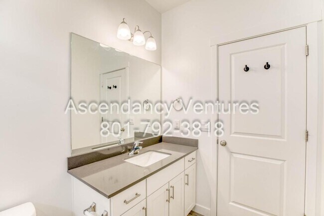 Foto del edificio - 664 West 1300 N