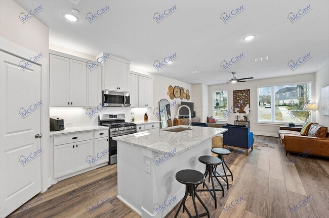 Foto del edificio - Spacious and Beautiful 3/2.5 Townhome in N...