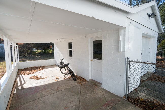 Building Photo - 118 Georgetown Rd