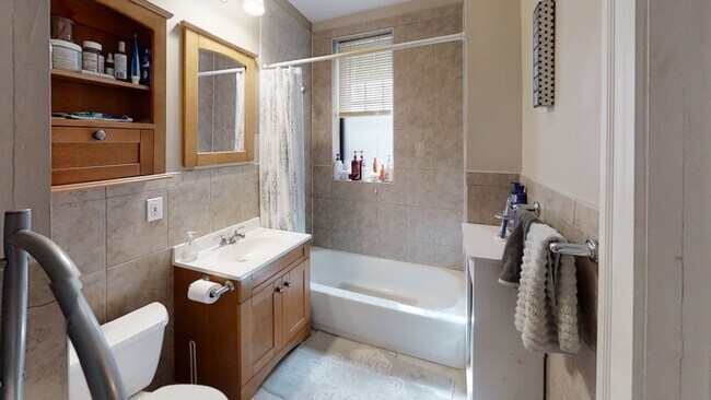 *Pictures are representative samples of the advertised unit. In some cases, the actual units you tou - 28 Alton Pl