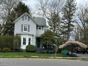 Building Photo - 59 Manalapan Ave