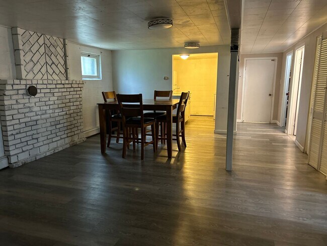 Foto del edificio - 967 Pleasant Ln