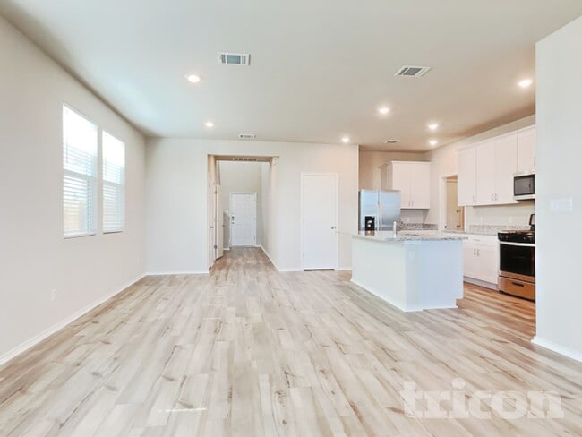 Building Photo - 5129 Sidesaddle Dr