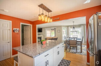 Building Photo - 8847 Yorktown Dr