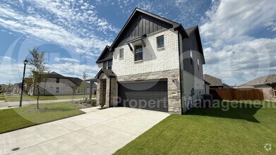 Building Photo - 685 Briar Dr