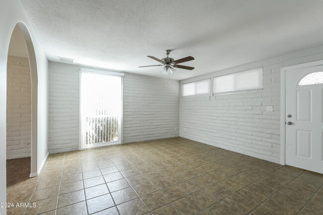 Foto del edificio - 14829 N Danube Ct
