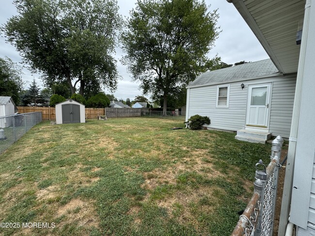 Building Photo - 205 Clamer Rd