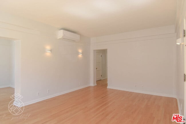 Foto del edificio - 8603 Whitworth Dr