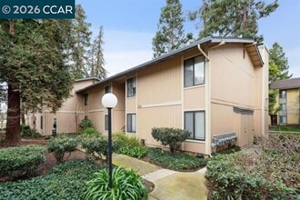 Building Photo - 2144 Northwood Cir
