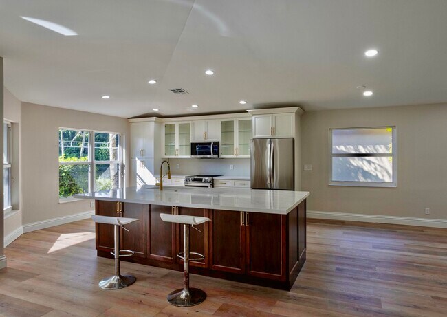 Foto del edificio - 1605 S Club Dr