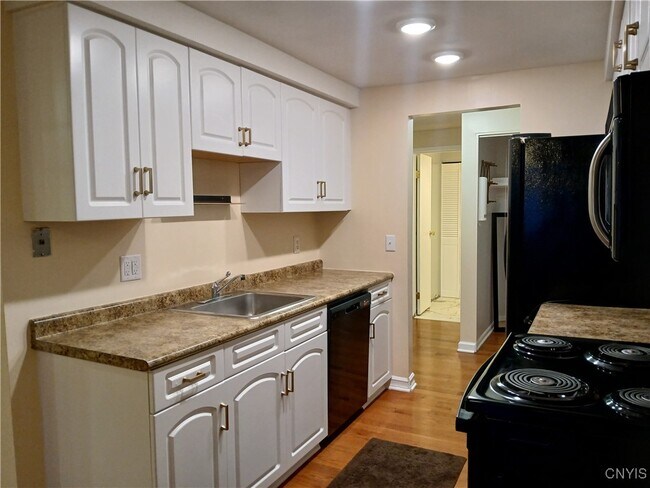 Foto del edificio - 494 Idlewood Blvd