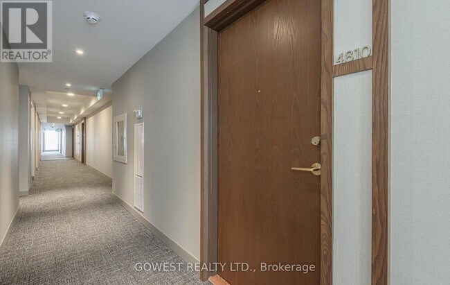 Photo du bâtiment - 1000 Portage Pkwy