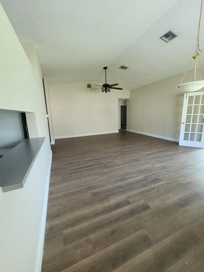 Building Photo - 7657 NW 88th Ln